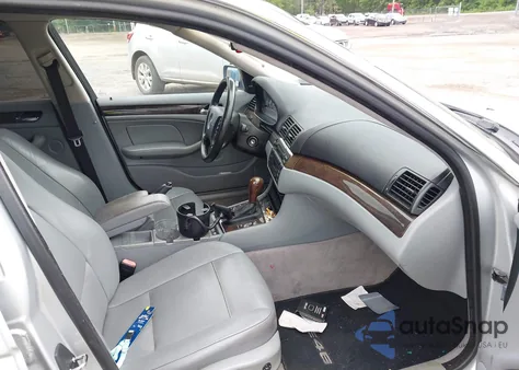 2003 BMW 330Xi from USA, damaged, VIN WBAEW53453PG22315